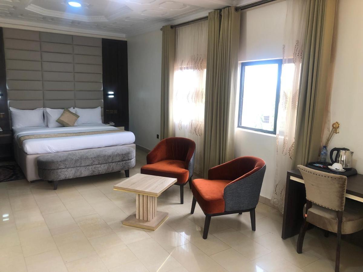 Roban Hotels Limited เอนูกู ภายนอก รูปภาพ