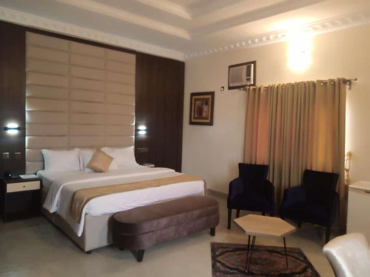 Roban Hotels Limited เอนูกู ภายนอก รูปภาพ