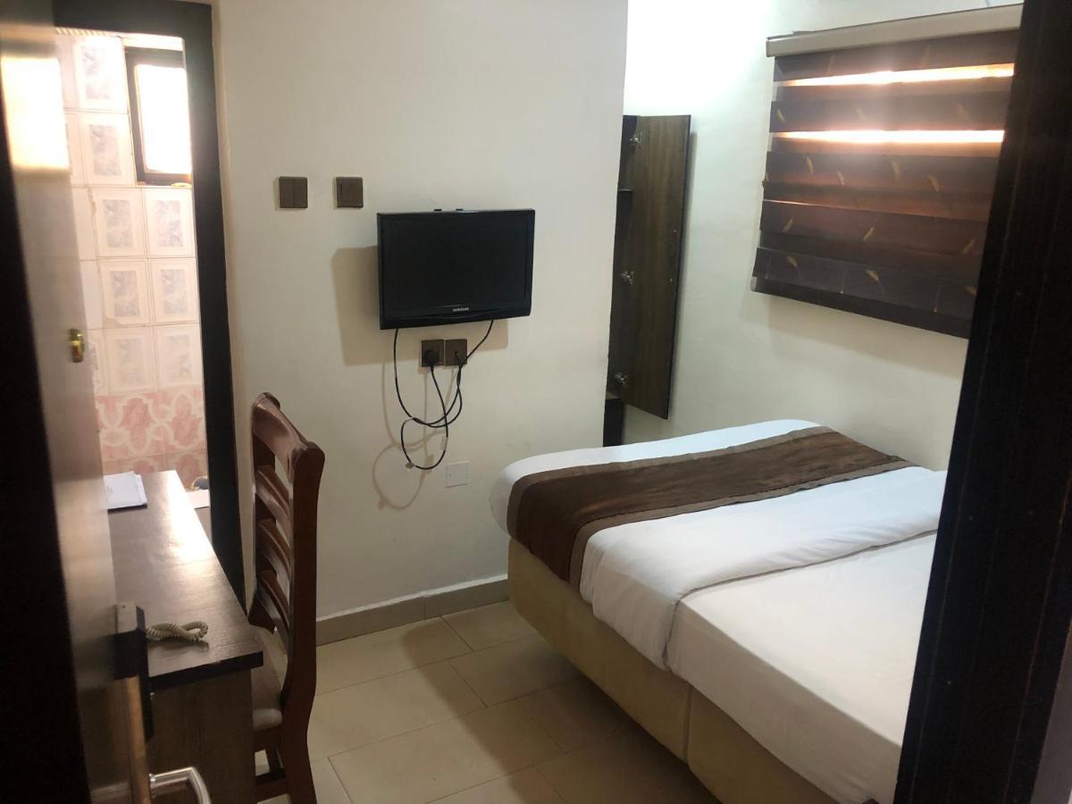 Roban Hotels Limited เอนูกู ภายนอก รูปภาพ