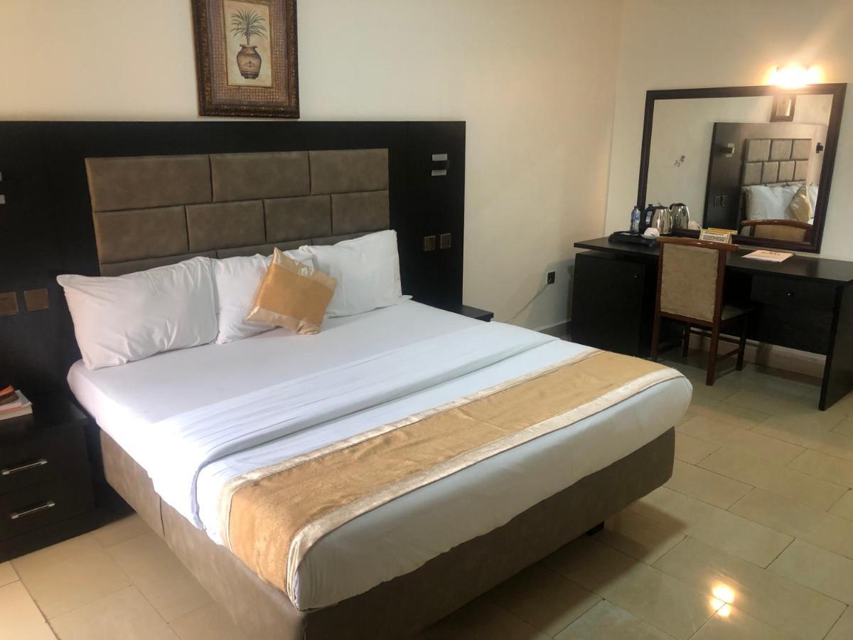 Roban Hotels Limited เอนูกู ภายนอก รูปภาพ